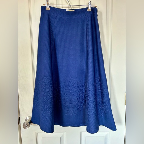 Maeve Anthropologie Maria Navy Embossed Knit Flared Midi Skirt - Picture 6 of 10